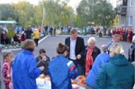 Чай, пироги и концертная программа: праздники дворов прошли во 2-м микрорайоне и на Ловчикова, 83