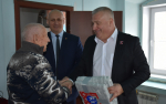 Глава города и председатель Собрания депутатов поздравили ветеранов с наступающим Новым годом