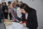 Заместитель Министра образования и науки вместе с троицкими родителями написали ЕГЭ